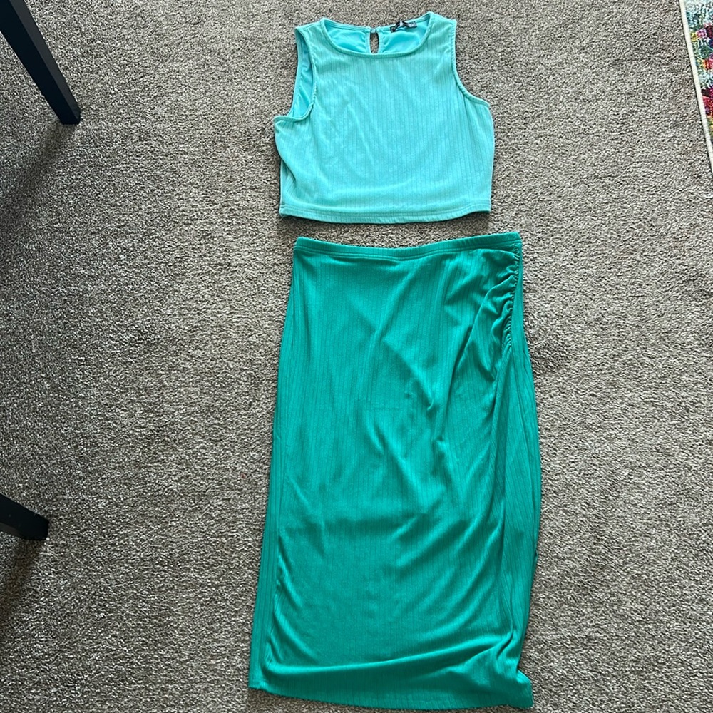 Skirt and top set